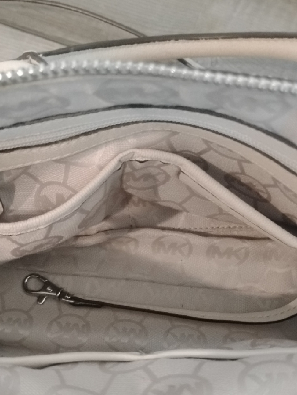 Michael Kors Cream Leather Satchel with Silver-Tone Lock - Picture 10 of 15